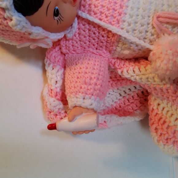 19 in vintage handmade crocheted baby with hard plastic head,hands. - Picture 3 of 8